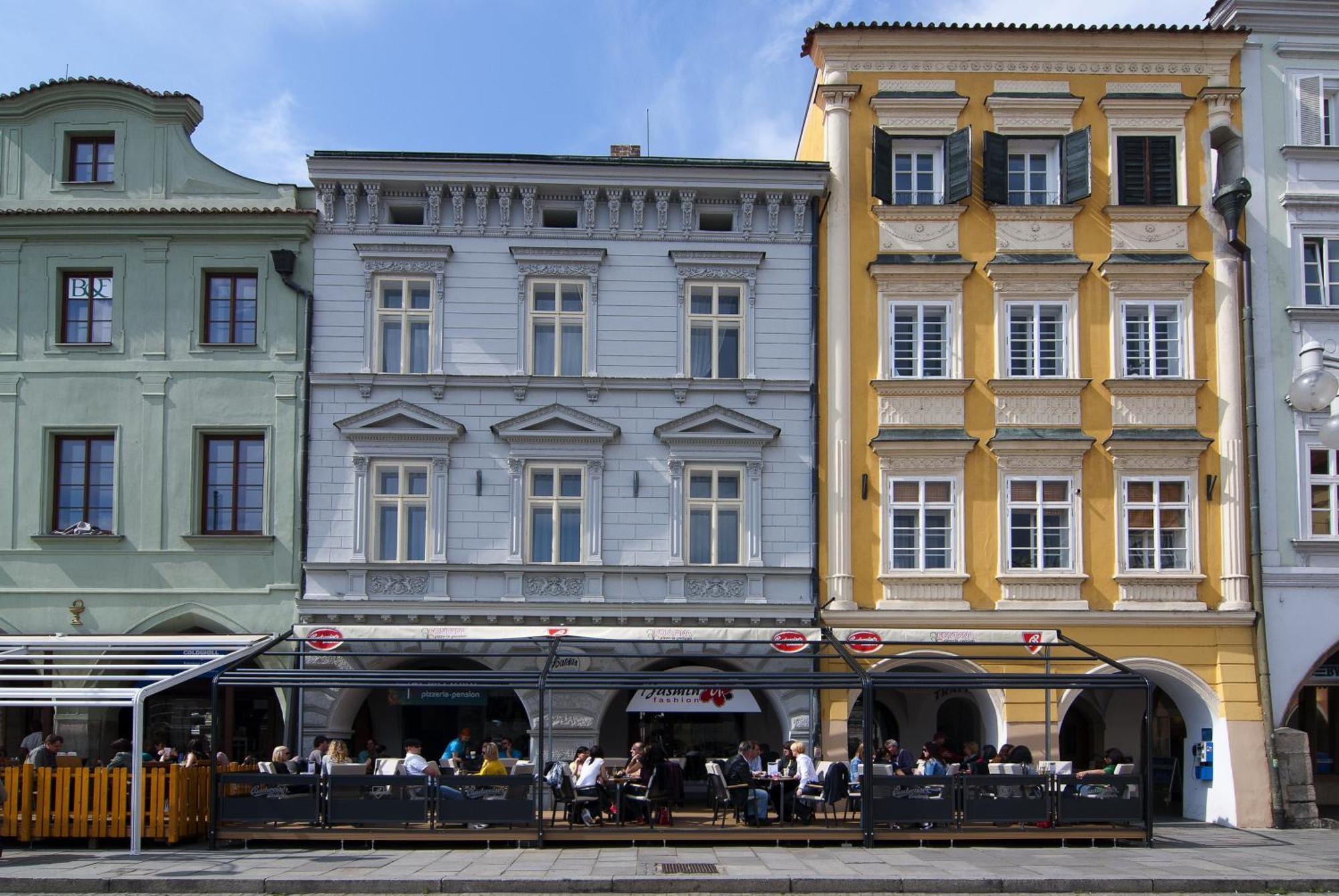 Fontana Pizzeria - Pension Ceske Budejovice Eksteriør billede