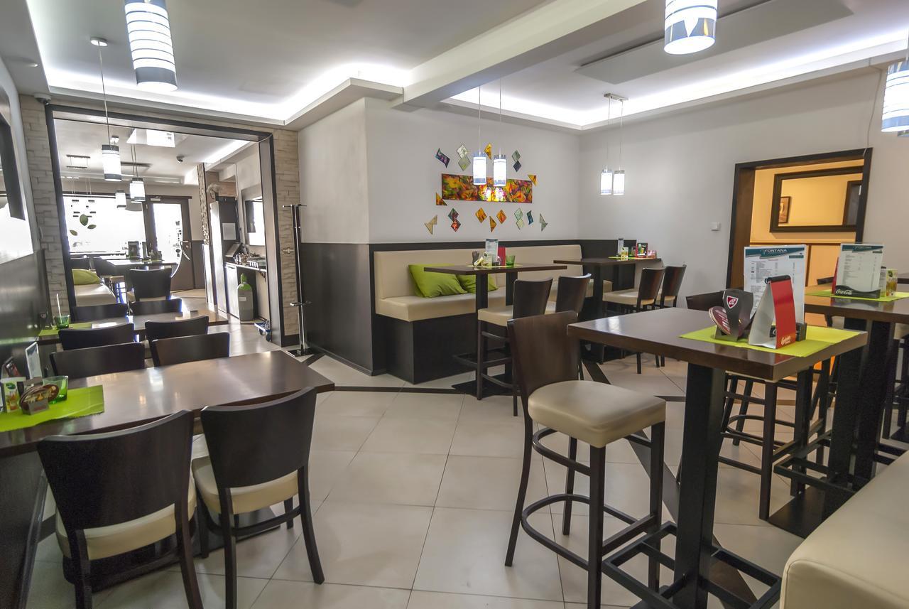 Fontana Pizzeria - Pension Ceske Budejovice Eksteriør billede