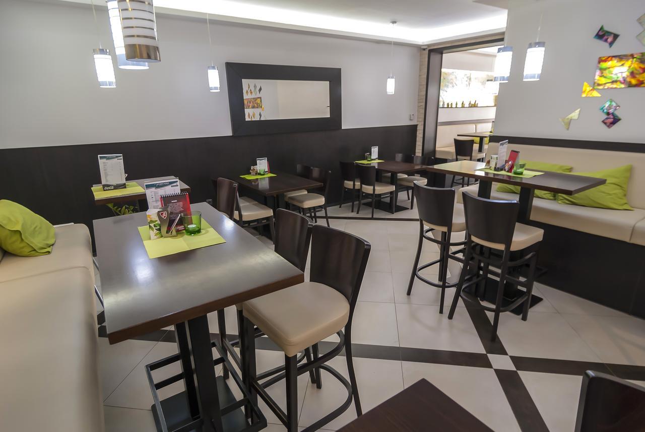 Fontana Pizzeria - Pension Ceske Budejovice Eksteriør billede