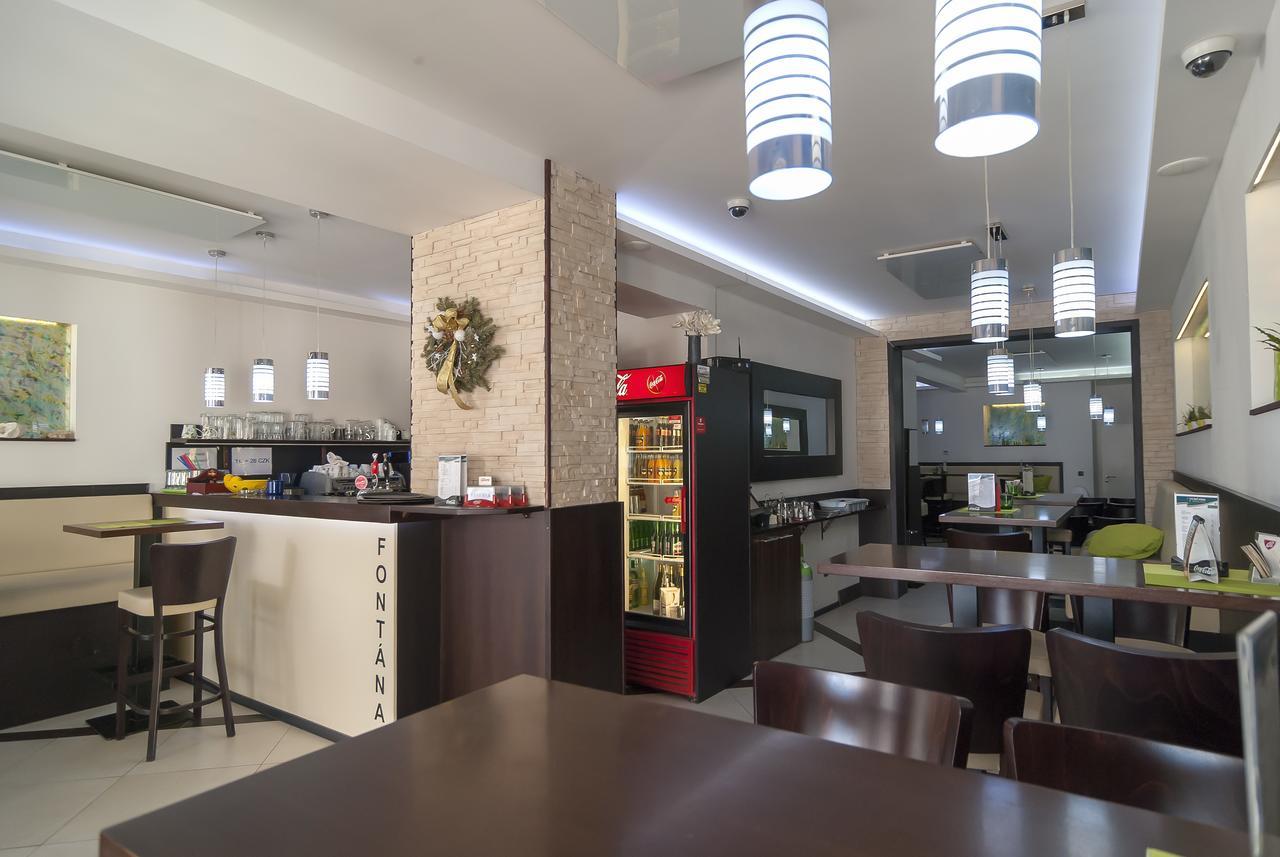 Fontana Pizzeria - Pension Ceske Budejovice Eksteriør billede